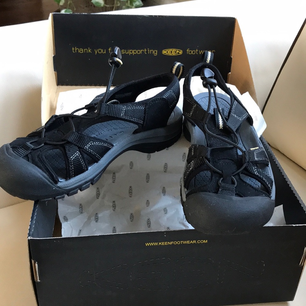 Keen Sandals (Outdoor) 8.5 Women's